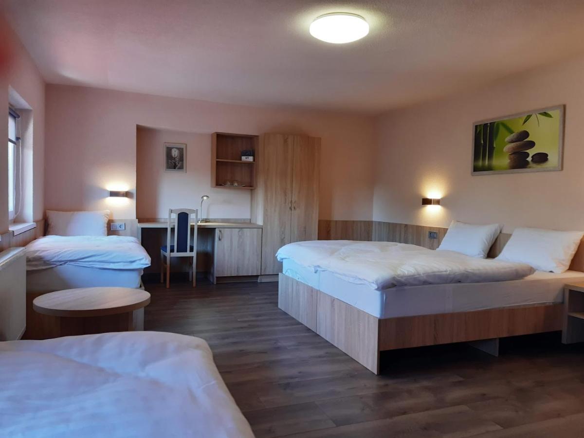 Katalin Motel & Etterem Berettyóújfalu Eksteriør bilde