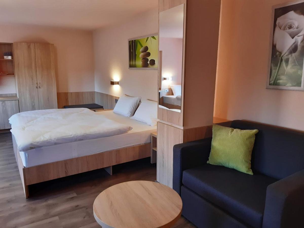 Katalin Motel & Etterem Berettyóújfalu Eksteriør bilde